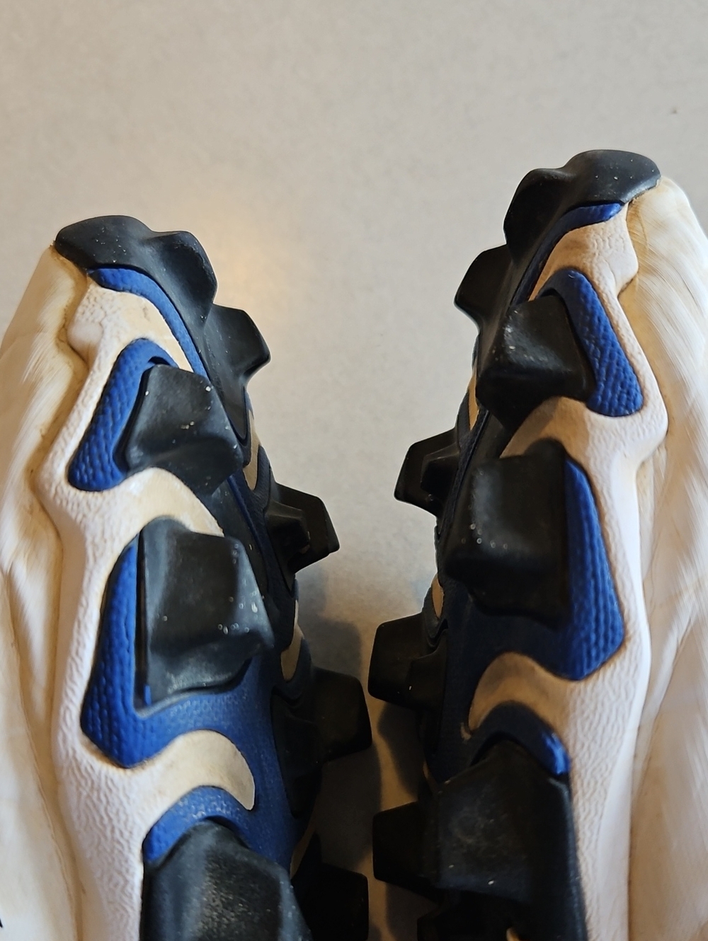 Nike Softball Cleats - Picture 9 of 12